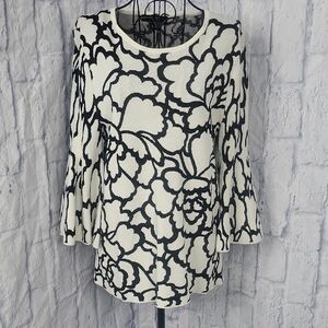 Ann Taylor Black and White Floral Sweater with‎ Bell Sleeves LP